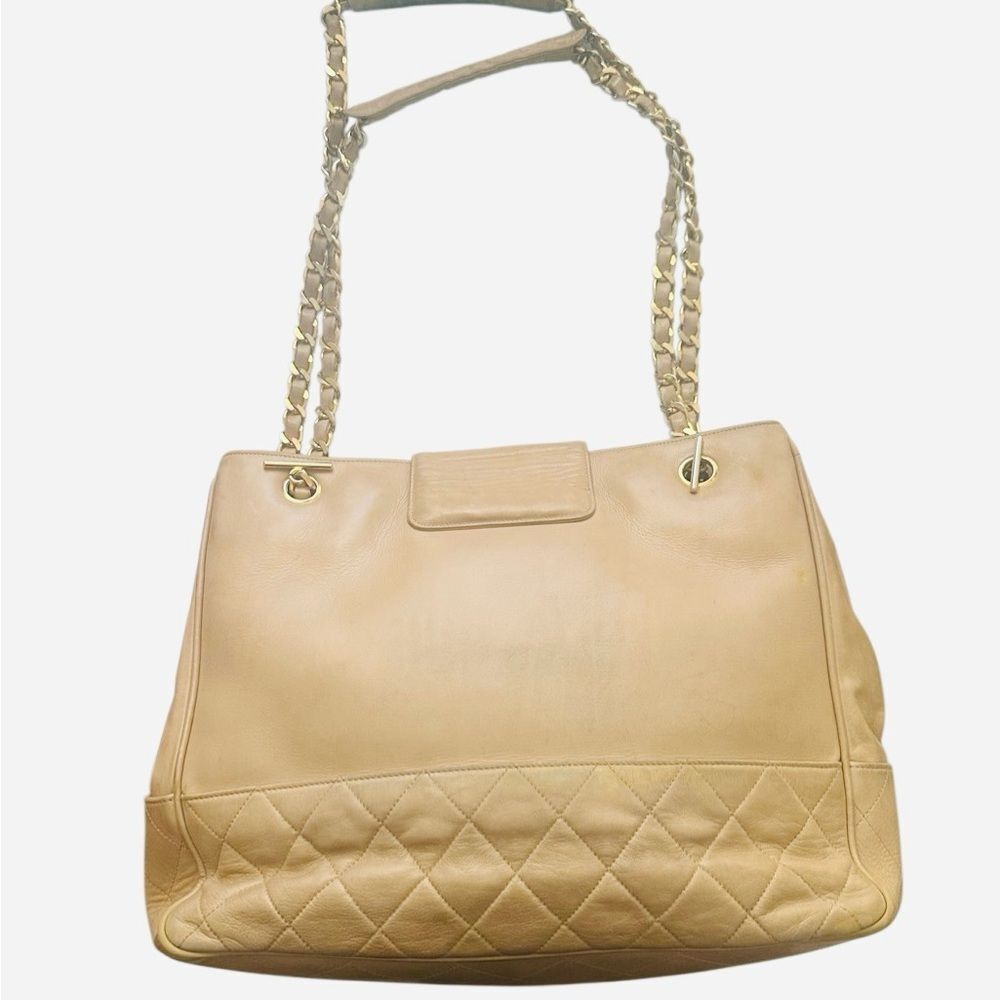 CHANEL Gold Quilted Shoulder Bag with Chain Straps - Picture 8 of 16